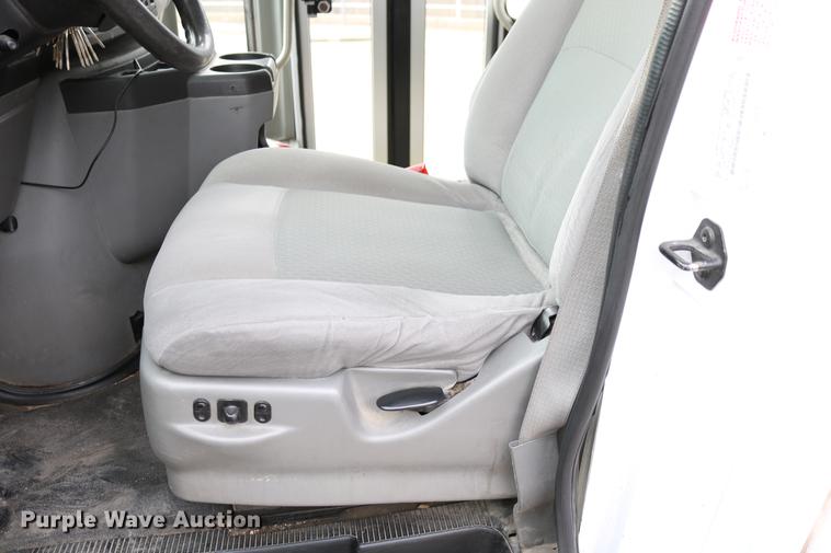 image for item DC3561 2012 Ford E450 shuttle bus