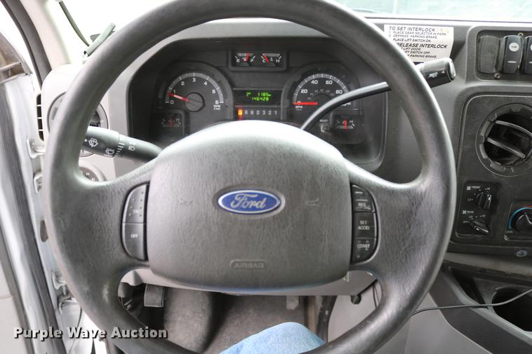 image for item DC3561 2012 Ford E450 shuttle bus