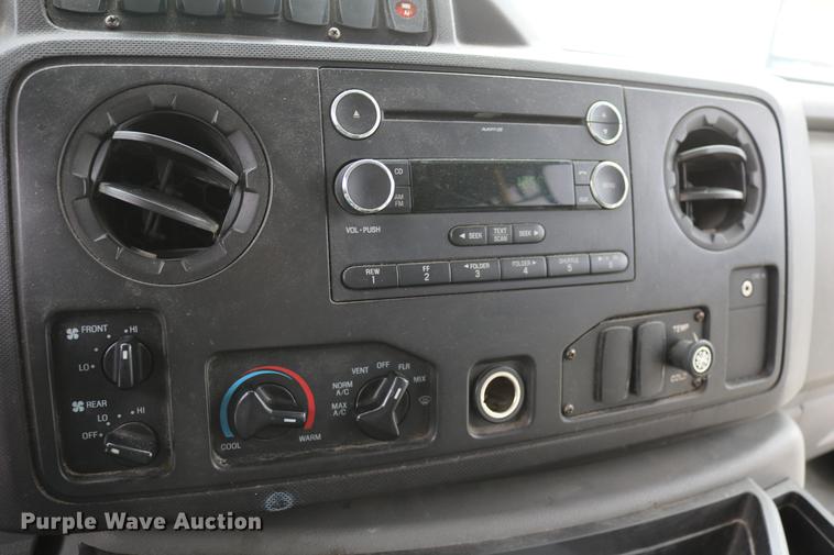 image for item DC3561 2012 Ford E450 shuttle bus