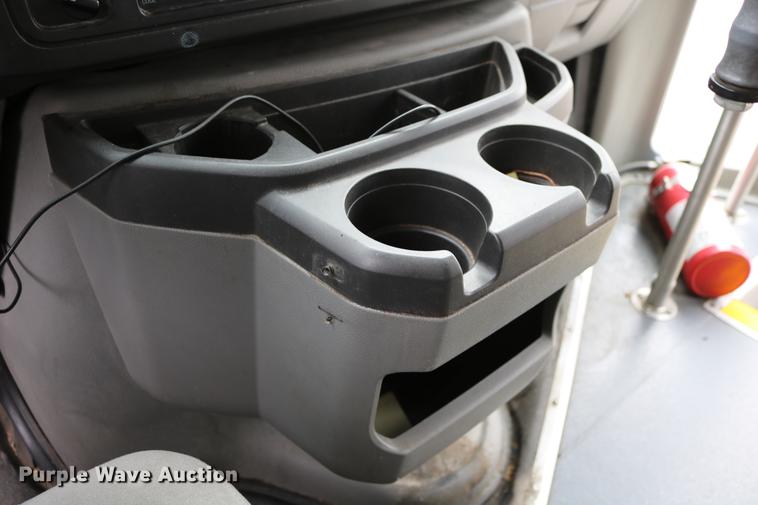 image for item DC3561 2012 Ford E450 shuttle bus