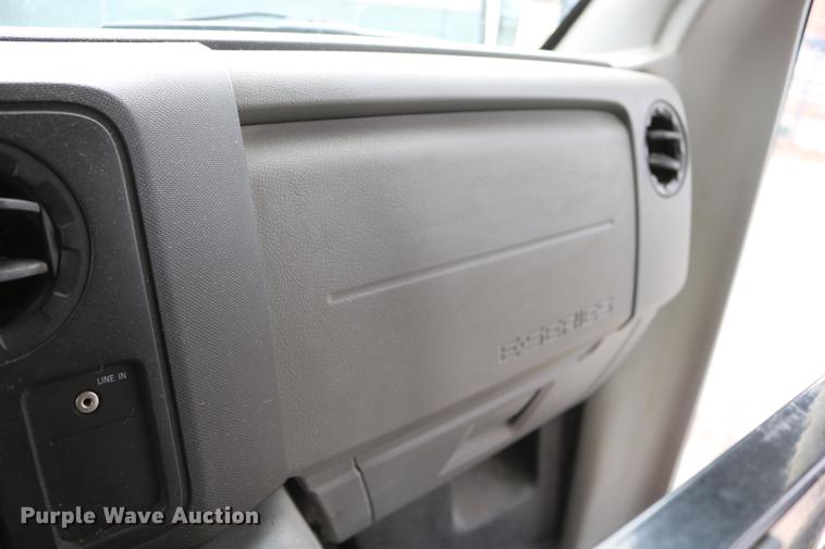 image for item DC3561 2012 Ford E450 shuttle bus