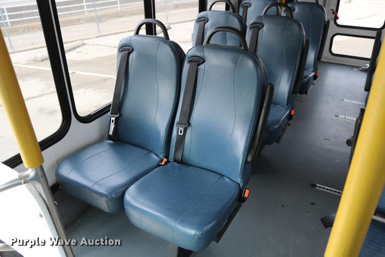 image for item DC3561 2012 Ford E450 shuttle bus