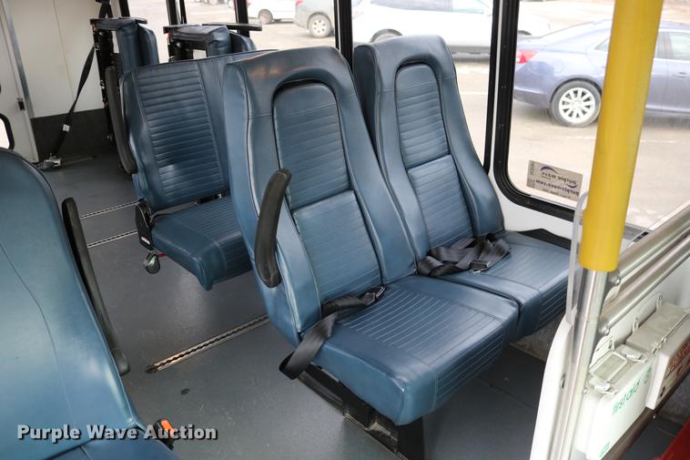 image for item DC3561 2012 Ford E450 shuttle bus