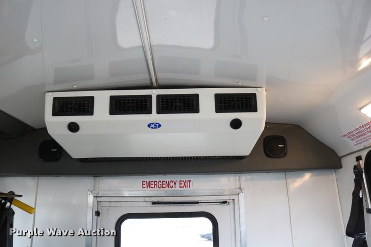 image for item DC3561 2012 Ford E450 shuttle bus