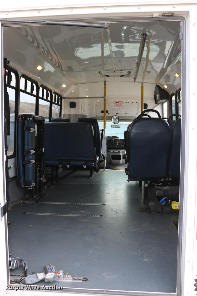 image for item DC3561 2012 Ford E450 shuttle bus