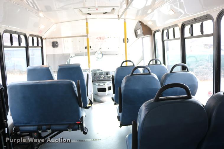 image for item DC3561 2012 Ford E450 shuttle bus