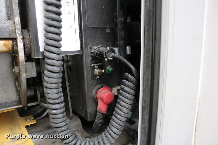 image for item DC3561 2012 Ford E450 shuttle bus