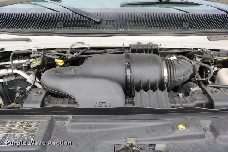 image for item DC3561 2012 Ford E450 shuttle bus