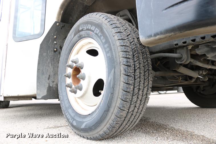 image for item DC3561 2012 Ford E450 shuttle bus