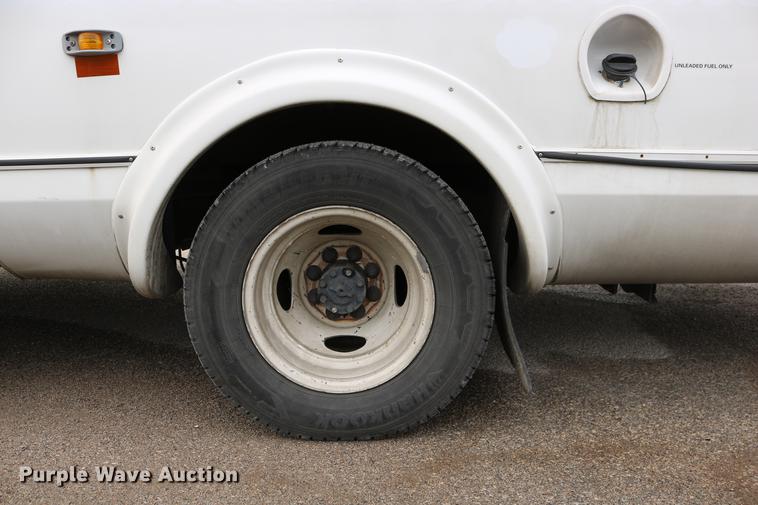 image for item DC3561 2012 Ford E450 shuttle bus