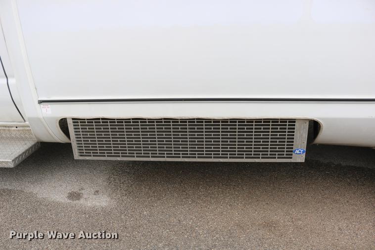 image for item DC3561 2012 Ford E450 shuttle bus