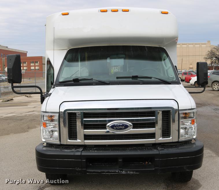 image for item DC3562 2012 Ford E450 shuttle bus