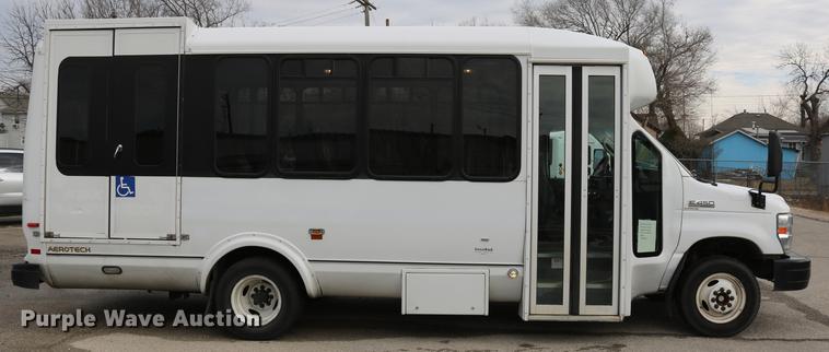 image for item DC3562 2012 Ford E450 shuttle bus