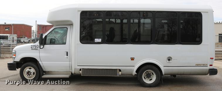 image for item DC3562 2012 Ford E450 shuttle bus