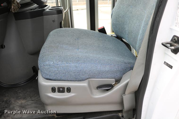 image for item DC3562 2012 Ford E450 shuttle bus