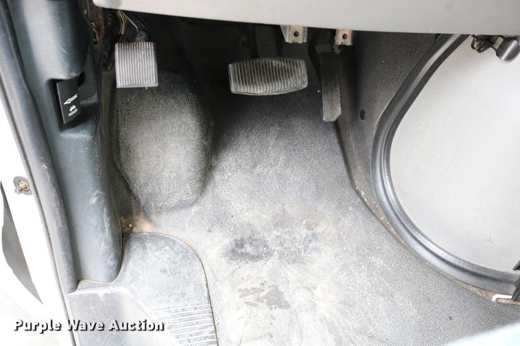 image for item DC3562 2012 Ford E450 shuttle bus