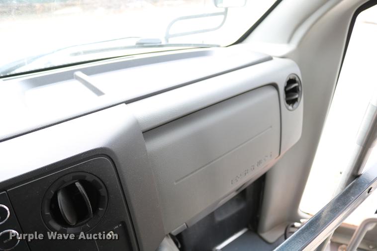 image for item DC3562 2012 Ford E450 shuttle bus