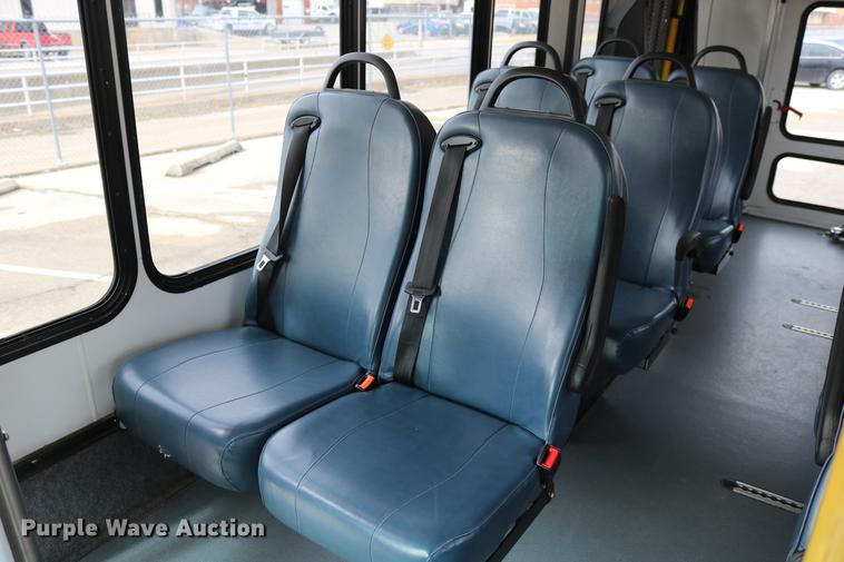 image for item DC3562 2012 Ford E450 shuttle bus