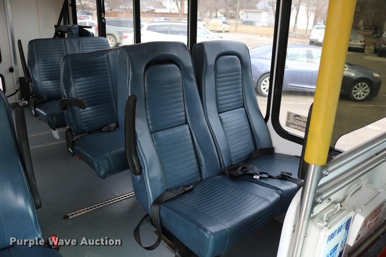 image for item DC3562 2012 Ford E450 shuttle bus