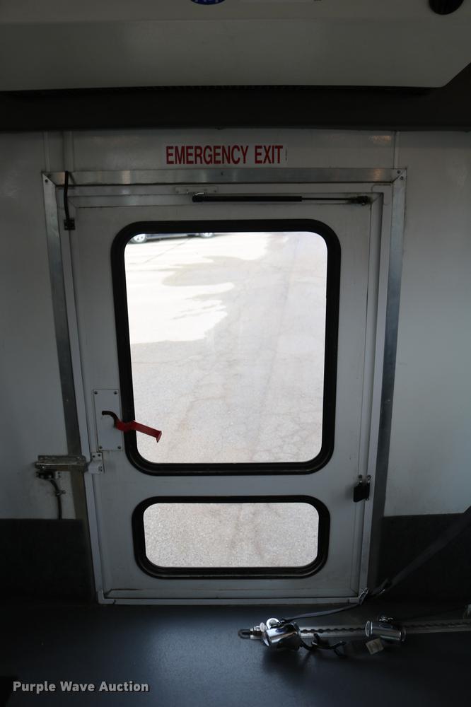 image for item DC3562 2012 Ford E450 shuttle bus