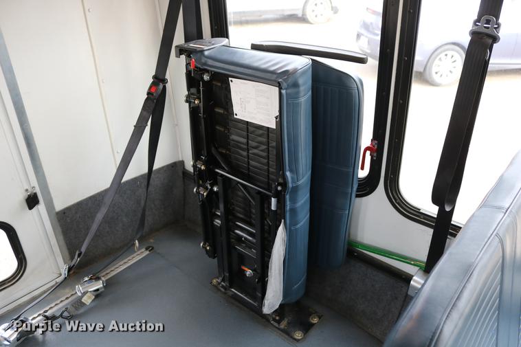 image for item DC3562 2012 Ford E450 shuttle bus