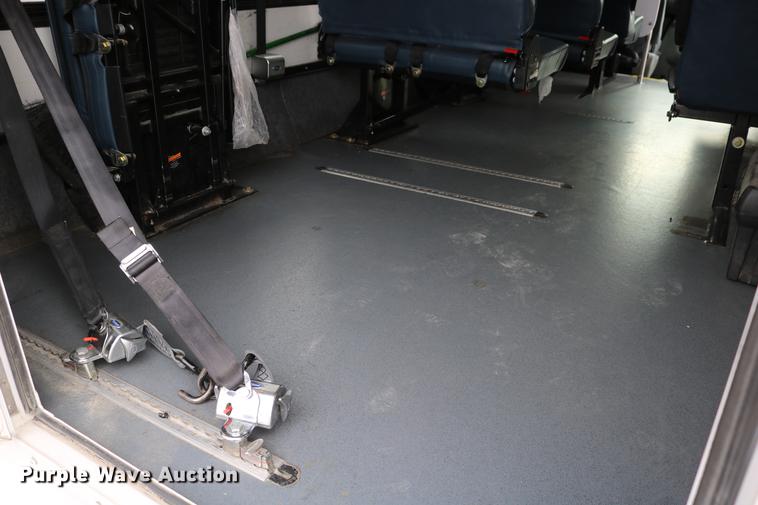 image for item DC3562 2012 Ford E450 shuttle bus