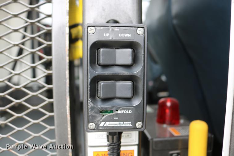 image for item DC3562 2012 Ford E450 shuttle bus