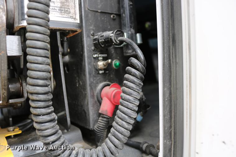 image for item DC3562 2012 Ford E450 shuttle bus