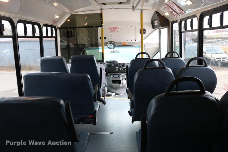 image for item DC3562 2012 Ford E450 shuttle bus