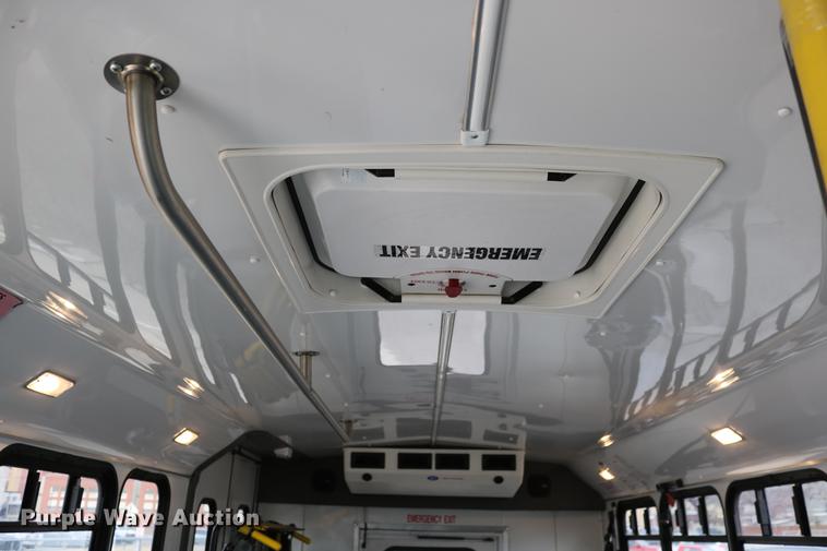 image for item DC3562 2012 Ford E450 shuttle bus