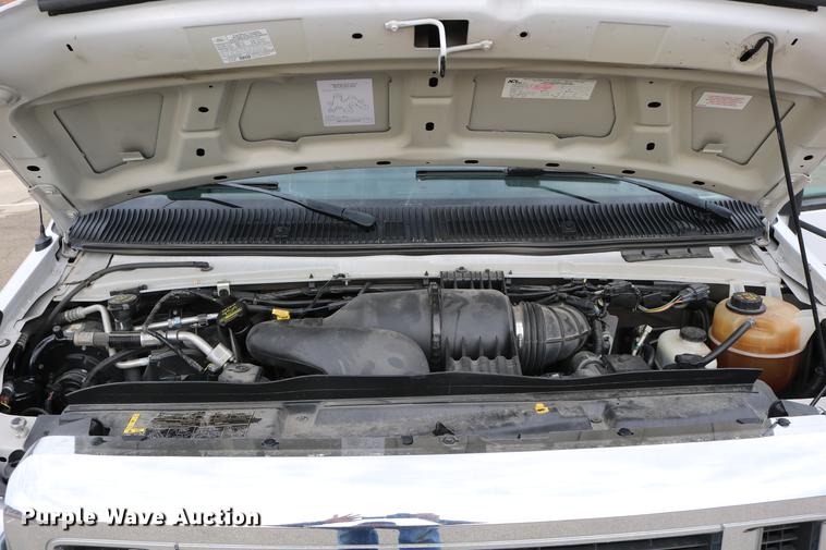 image for item DC3562 2012 Ford E450 shuttle bus