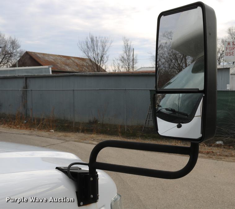 image for item DC3562 2012 Ford E450 shuttle bus