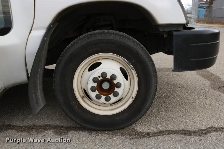 image for item DC3562 2012 Ford E450 shuttle bus