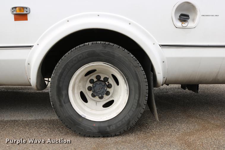 image for item DC3562 2012 Ford E450 shuttle bus