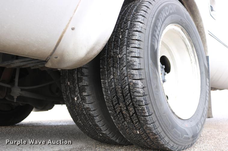 image for item DC3562 2012 Ford E450 shuttle bus