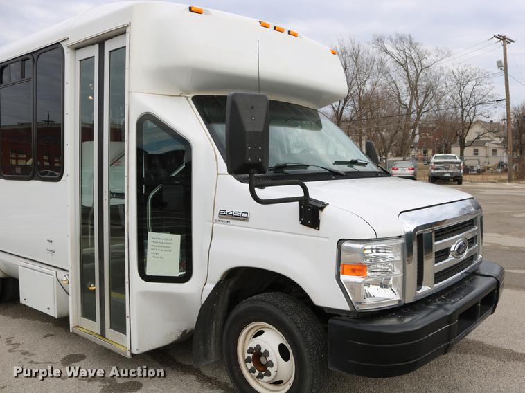 image for item DC3562 2012 Ford E450 shuttle bus
