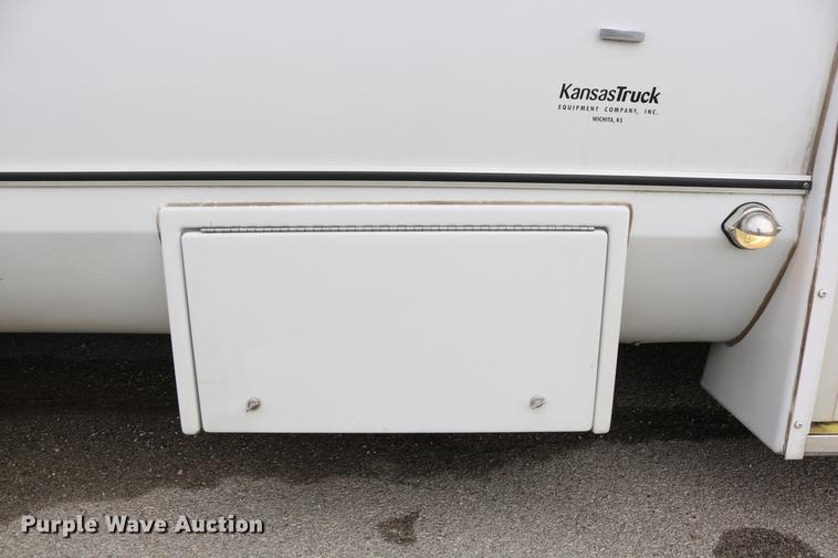 image for item DC3562 2012 Ford E450 shuttle bus