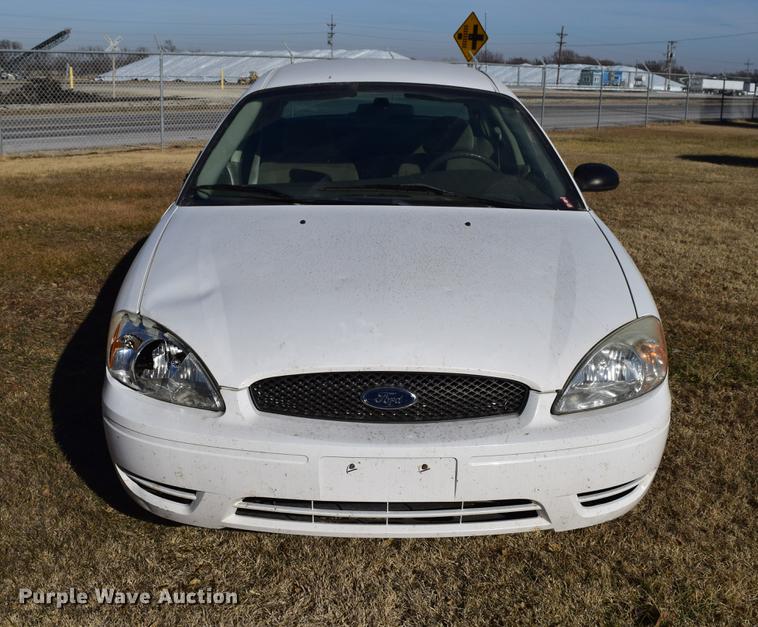 image for item DC3565 2007 Ford Taurus SE