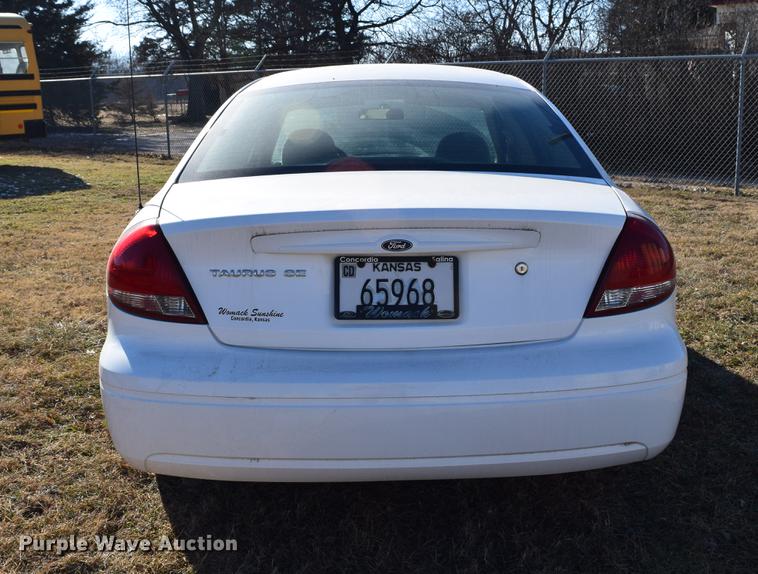image for item DC3565 2007 Ford Taurus SE
