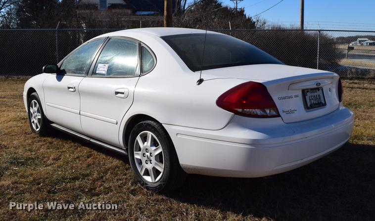 image for item DC3565 2007 Ford Taurus SE