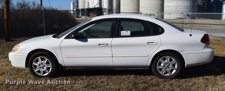 image for item DC3565 2007 Ford Taurus SE