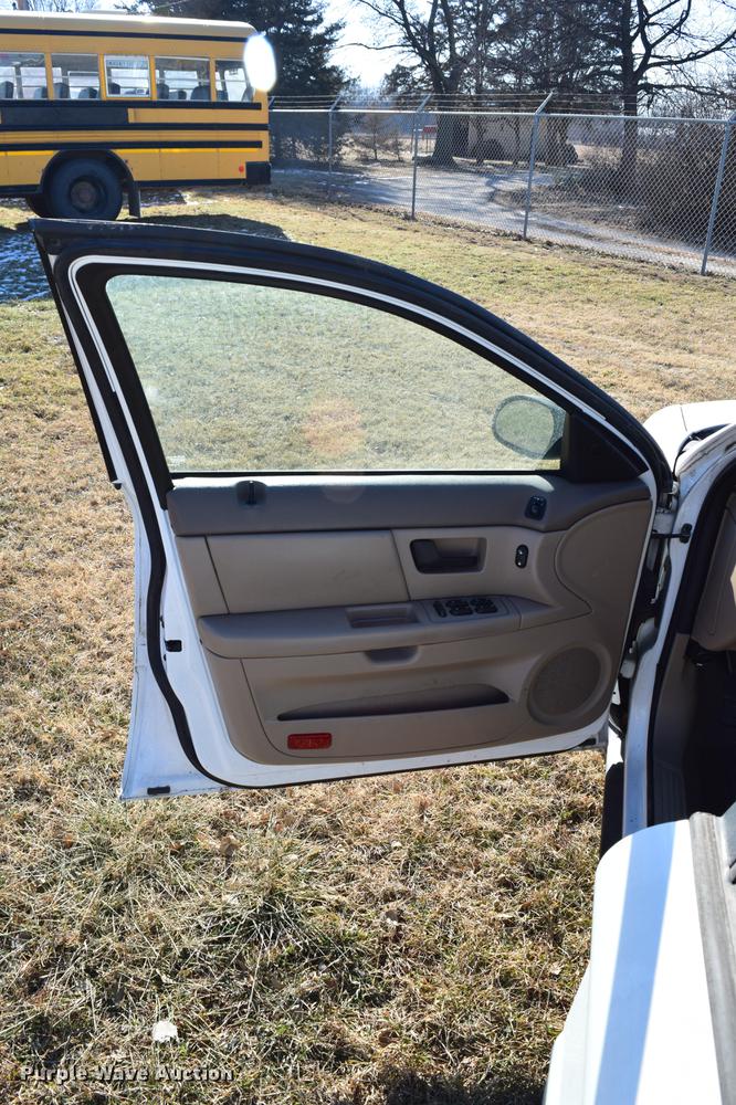 image for item DC3565 2007 Ford Taurus SE