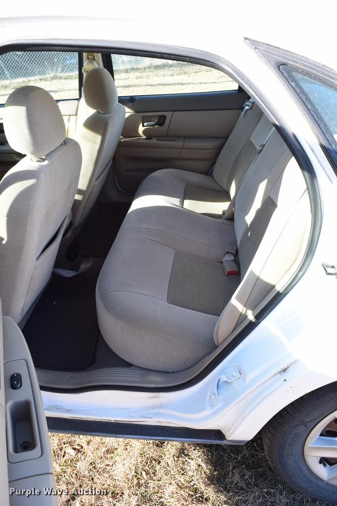 image for item DC3565 2007 Ford Taurus SE