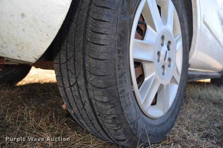 image for item DC3565 2007 Ford Taurus SE