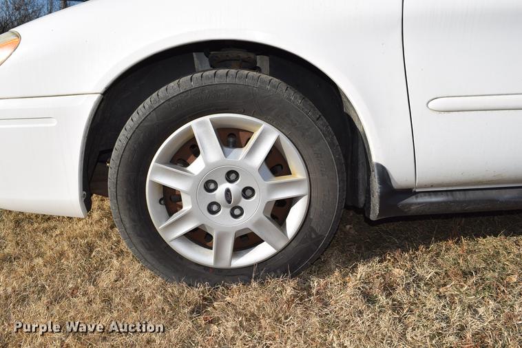 image for item DC3565 2007 Ford Taurus SE