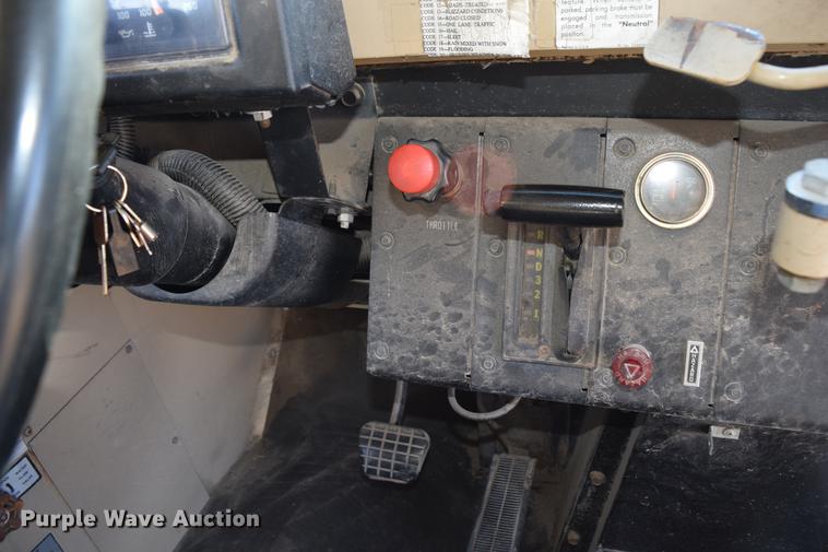 image for item DC3566 1995 Chevrolet Blue Bird school bus