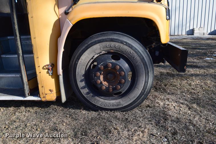 image for item DC3566 1995 Chevrolet Blue Bird school bus