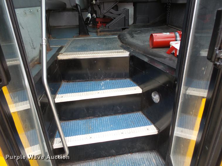 image for item DC4728 2007 Freightliner school bus