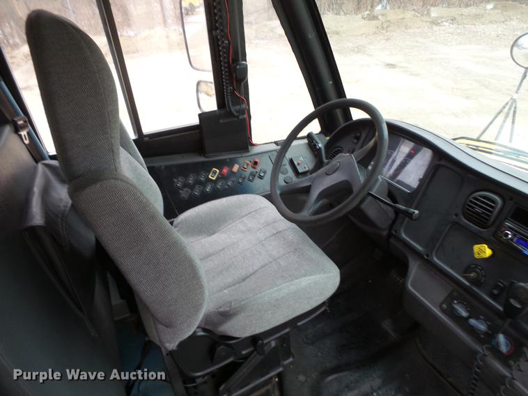 image for item DC4728 2007 Freightliner school bus