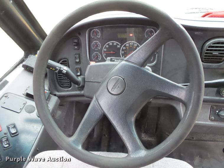 image for item DC4728 2007 Freightliner school bus